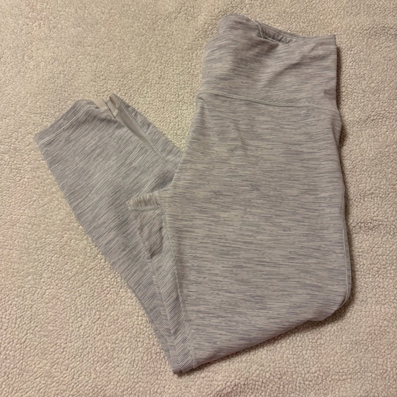 Lululemon Train Times 7/8 Pant Leggings
Wee Are From Space Grey White - Picture 11 of 12